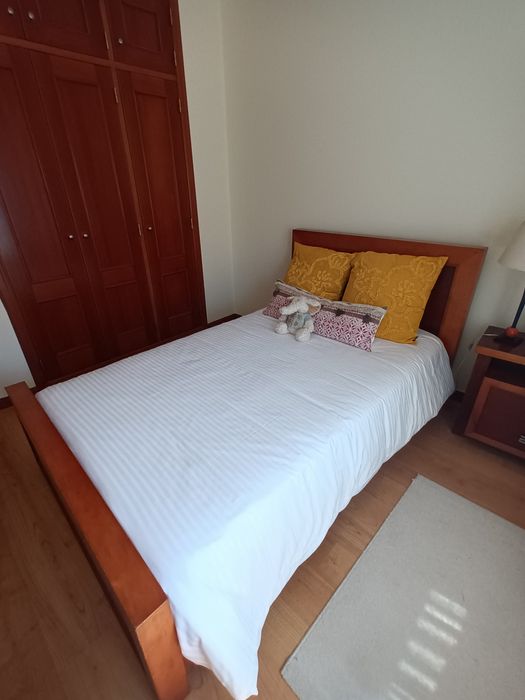 Vendo cama em bom estado