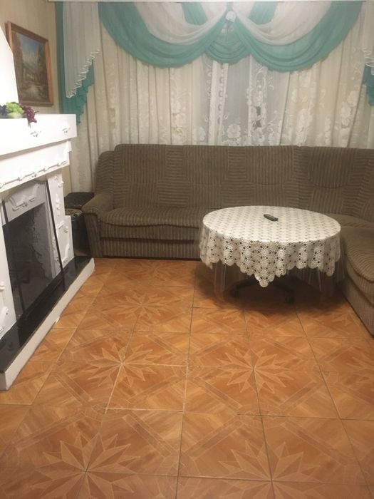 Дом  4 комнаты с бассейном