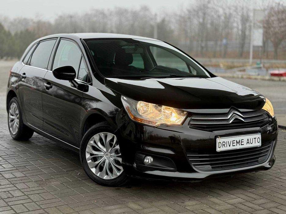 Citroen C4 Official 2011