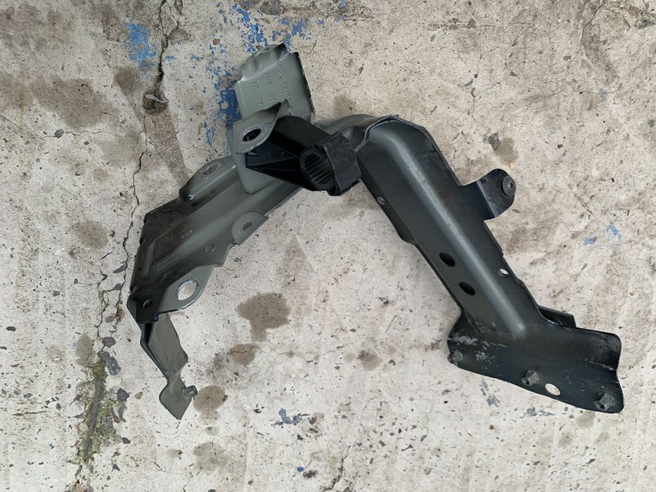 Кронштейн фари Audi Q7 2016-2020 крепление бампера ауді ку7 крило