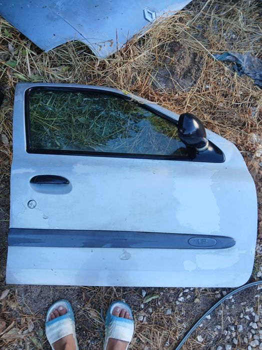 Portas completas com vidro a funcionar e outras peças Renault clio 2