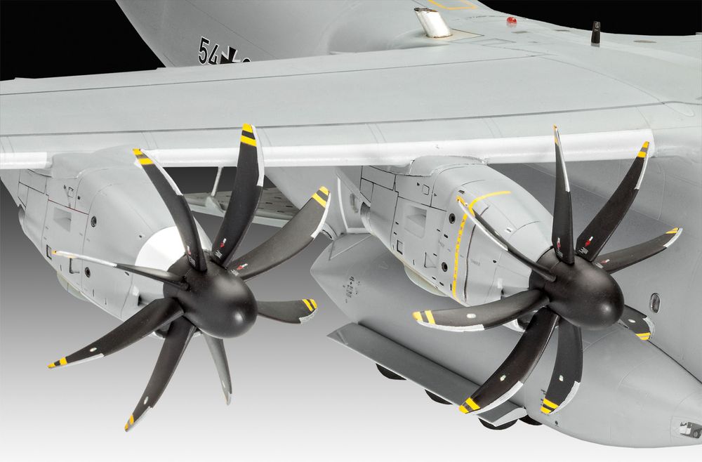 SAMOLOT model 1/72 Revell 03929 AIRBUS A400M "LUFTWAFFE"