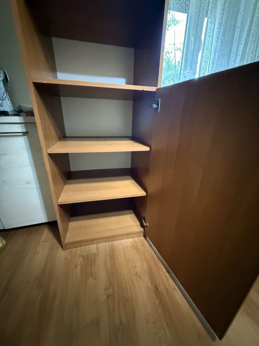 Wysoka szafka bieliźniarka