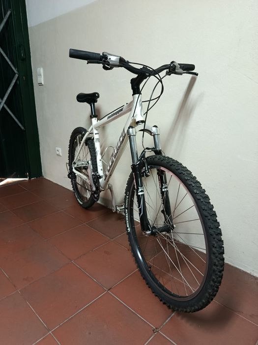 Bicicleta BTT specialized rockhopper