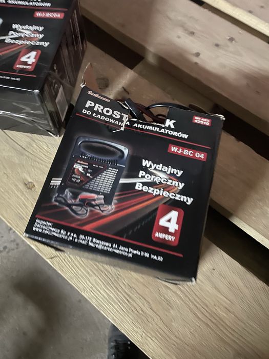 Prostownik samochodowy