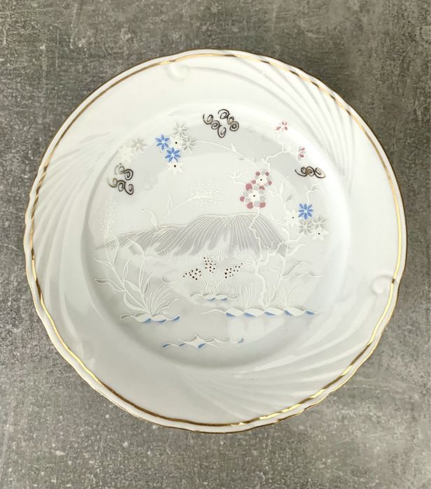 Набор тарелок и блюдо