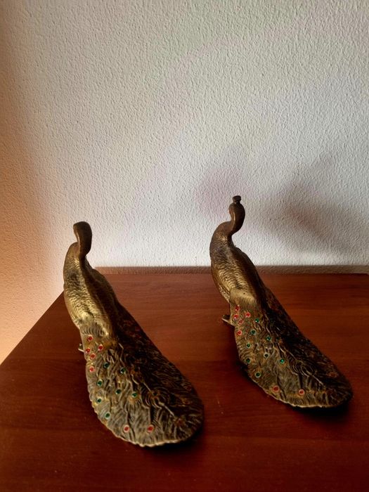Pavões de bronze decoração