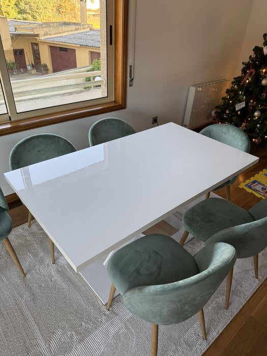 Mesa de sala de jantar branca lacada (como nova)