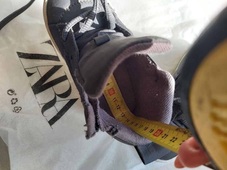 Wiosenne buty dla chłopca Zara 22