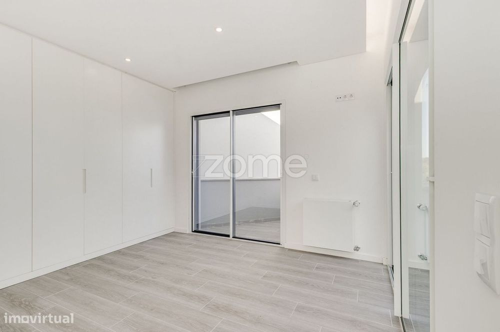 Moradia T3 com Piscina e Jardim no Zambujeiro – Alcabideche