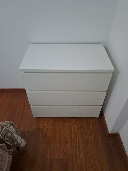 Vendo cama ,colchão, comudas,mesas cadeiras