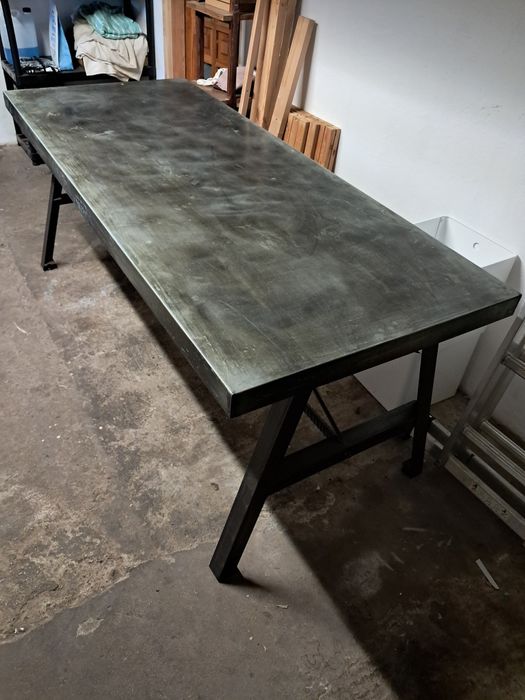 Stół stalowy ,ciężki i solidny