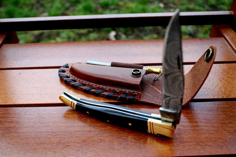 Нож складной дамаск. В чехле