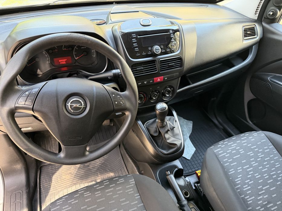 Opel combo  fiat doblo 1.3 cdti 95 km  klima niski przebieg bardzo zadbany