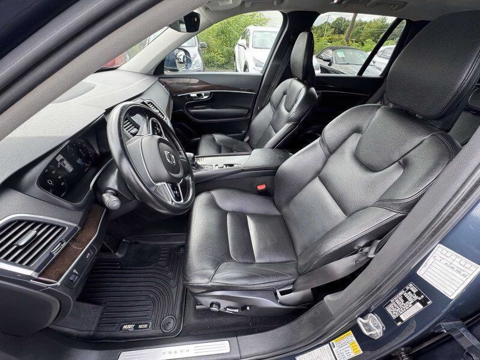 Volvo XC90      2019