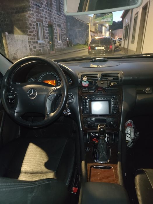 Mercedes-Benz C200