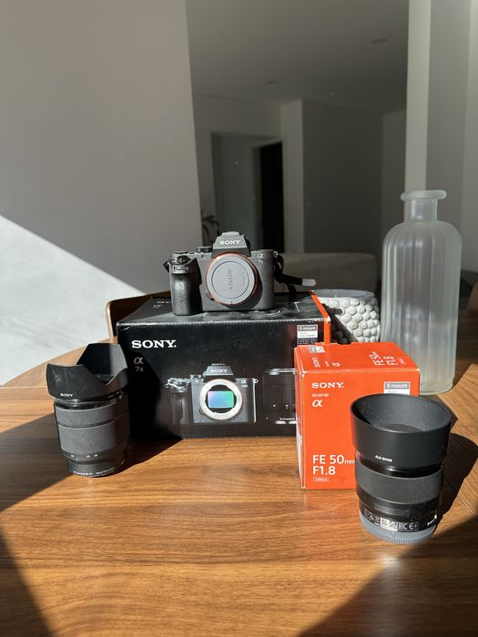 Sony alpha 7 II + 2 lentes + 2 baterias