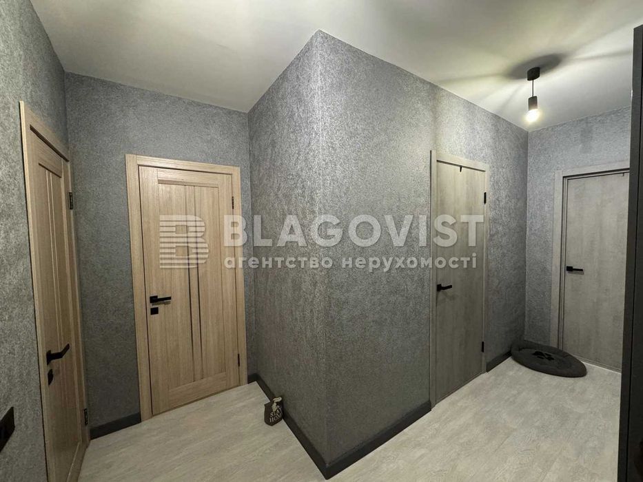 Продаж 2-к квартири Поділ вул. Щекавицька Сталінка цегла