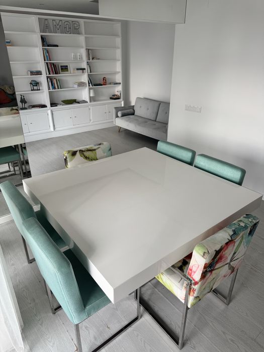 Interdesign, mesa de jantar extensível, Interem excelente estado.