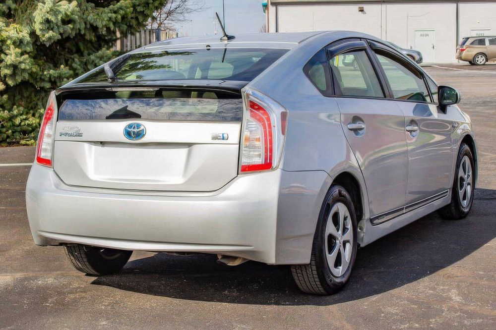 Toyota Prius Persona Series      2015