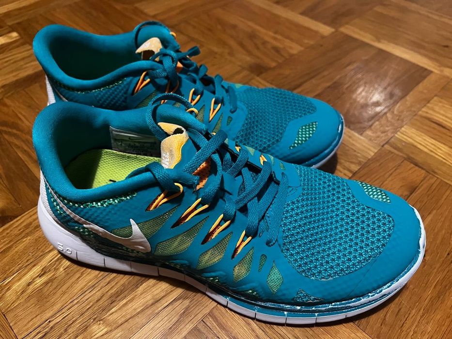 Продам кроссовки Nike