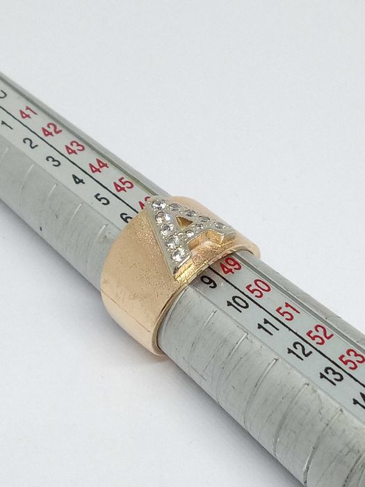 Lombardowski. Złoty pierścionek pr.585 7,18g rozm.9 BDB stan