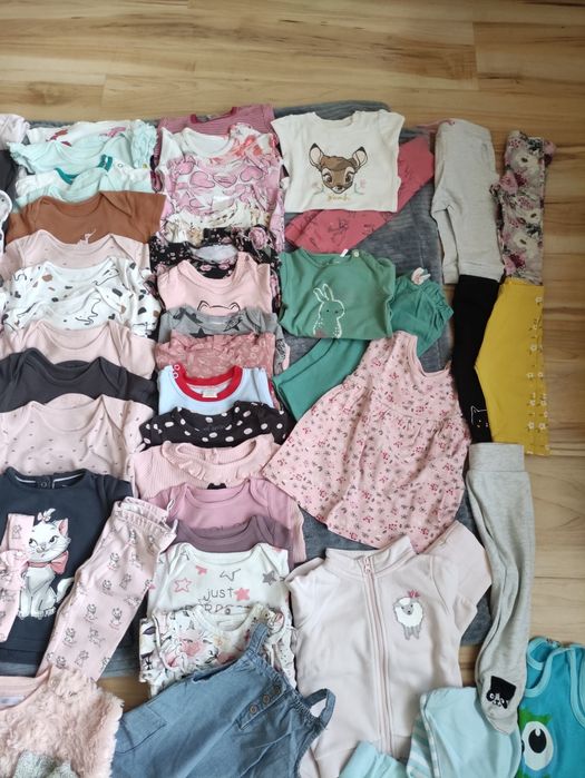 Paka ubrań niemowlęcych 68