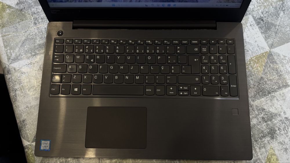 Lenovo  v330-15IKB ( i5 8gen / 20gb DDR4 / 512gb ) bateria nova .