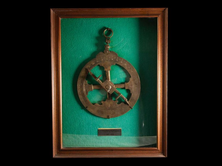 Monóculo Antigo Marcado