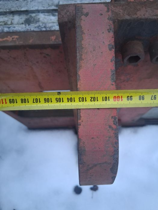 Chwytak do słomy prostokątne belki lub skrzynio palety