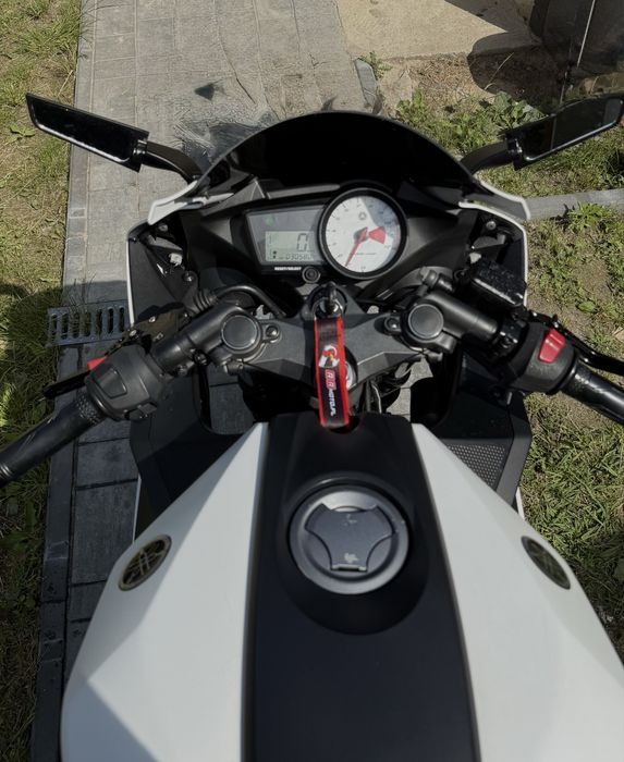 Yamaha yzf r125