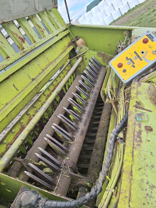 Przyczepa samozbierająca claas sprint 330s