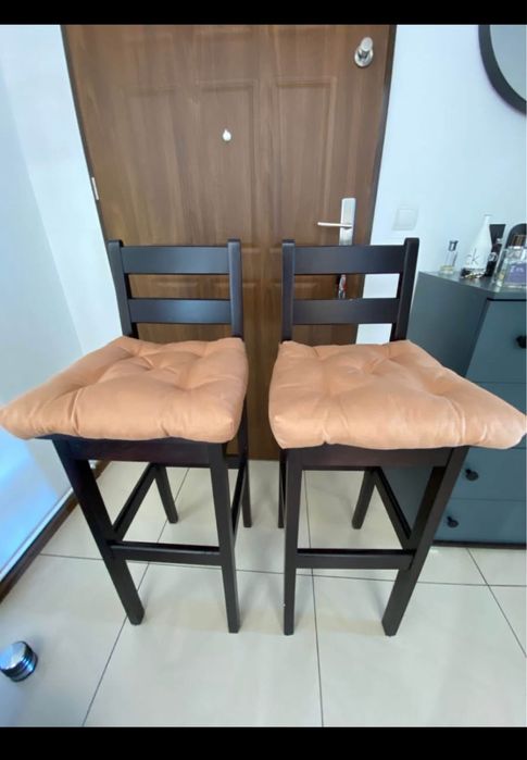 Sprzedam 2 hokery z poduszkami stan bdb