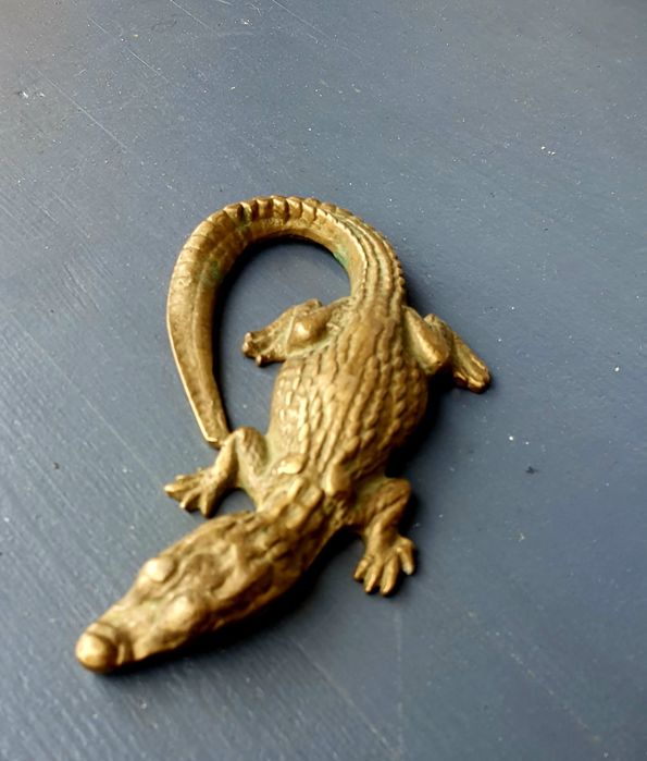 Mosiężna jaszczurka ogrodowa