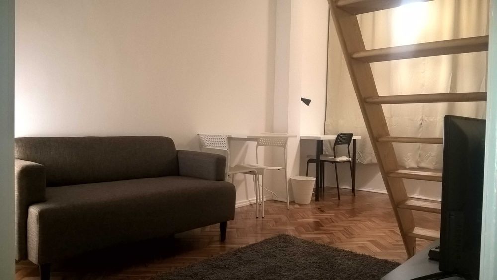 Quarto Estudio (Sala e WC Privativos) Metro Linha Azul