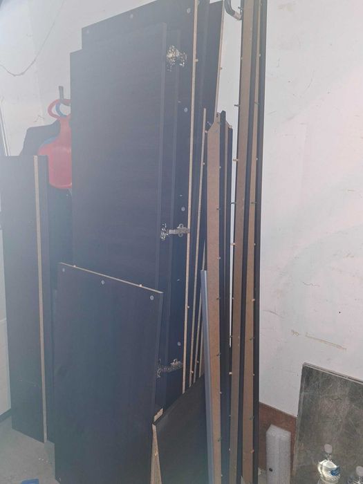 szafa ( trzy drzwiowa )