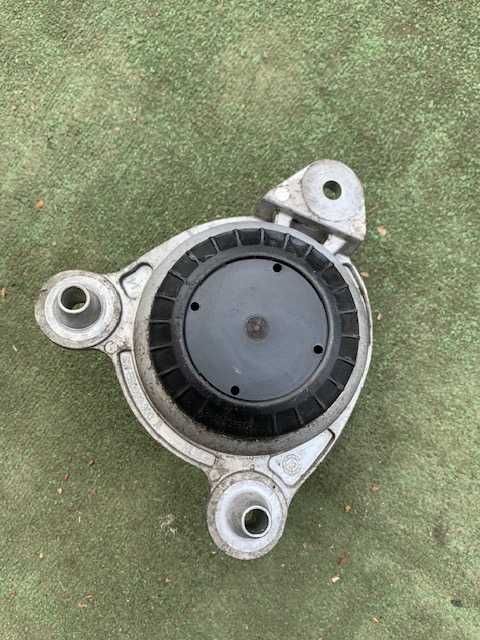 Mercedes V klasa Vito poduszka silnika