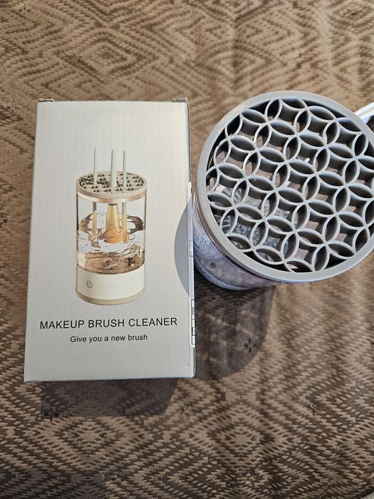 Makeup Brush Cleaner