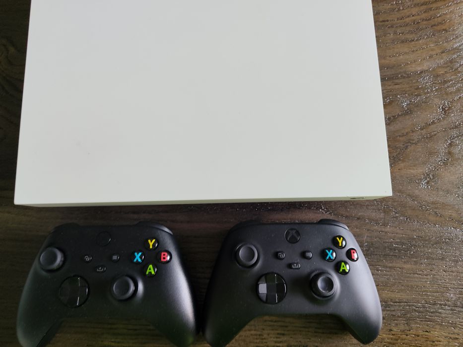 Xbox one X (jeden Pad )