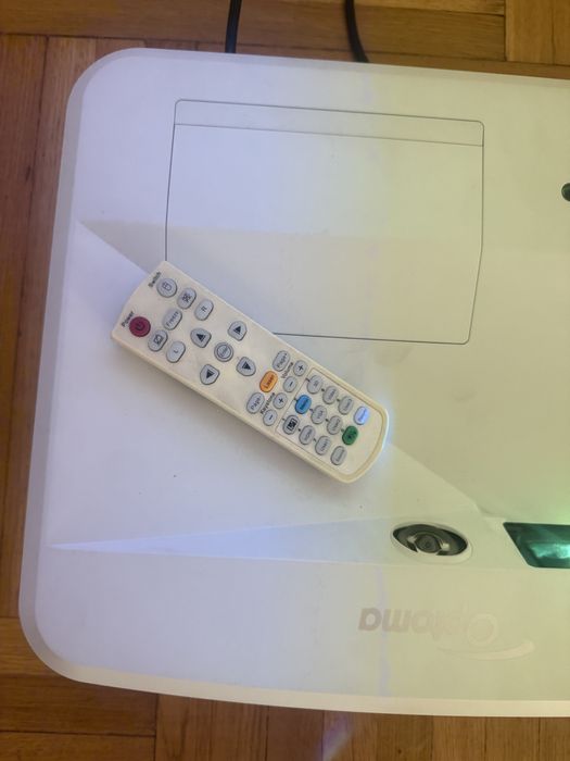 Projektor Optoma EH 320UST + ramie regulowane