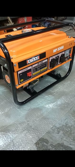 Бензиновий генератор