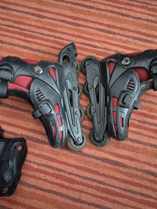 Продам ролики с защитой и сумкой  в хорошем состоянии