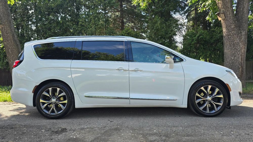 Chrysler Pacifica Chrysler Pacyfika 2018 – 7 Osób | Automat | LPG | FAKTURA VAT 23%