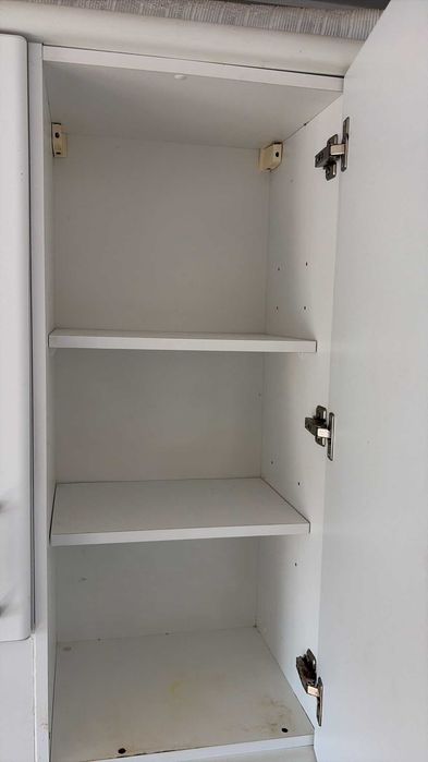 Cozinha completa com móveis, bancada e lava-loiça – Barreiro