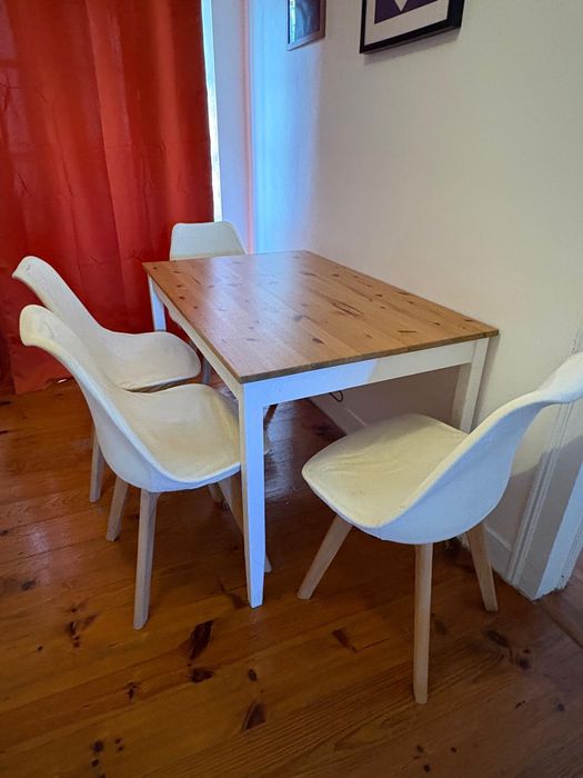 Mesa de jantar + 4 cadeiras
