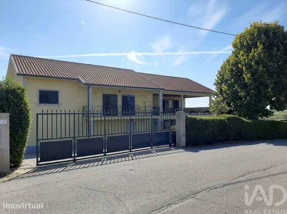 Quinta T4 em Sabrosa de 500 m2