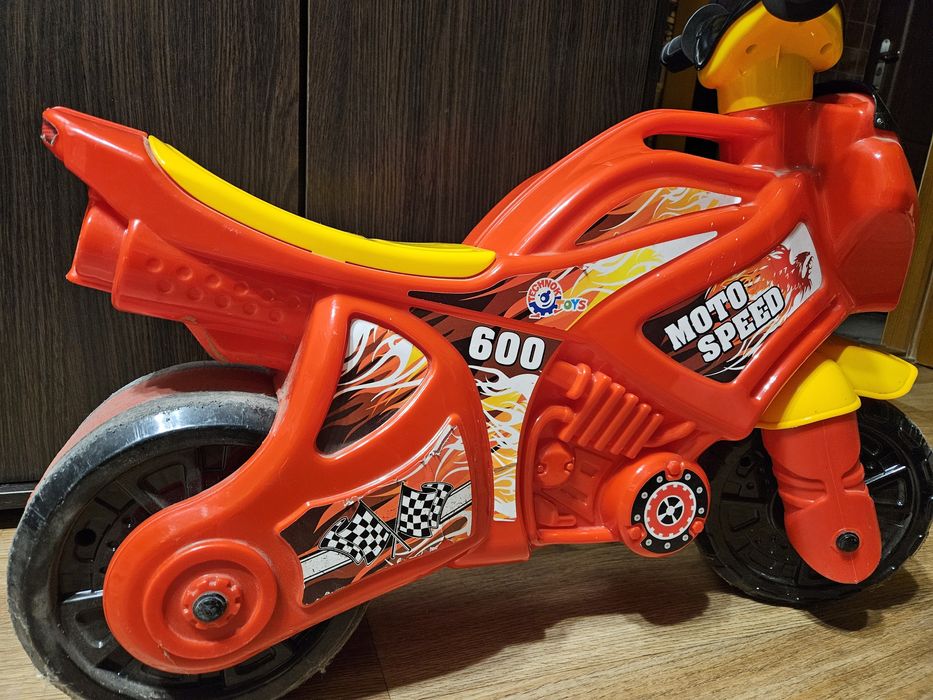 Дитячий толокар /мотоцикол