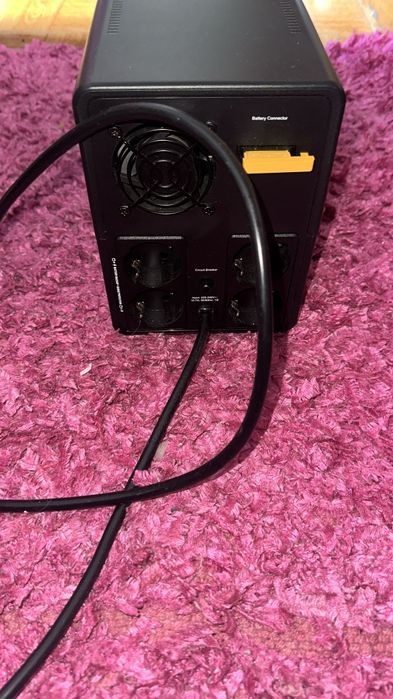 APC 1200VA 720W com 4 tomadas.