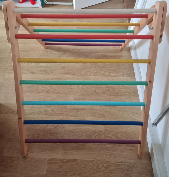 Triângulo de pikler Montessori