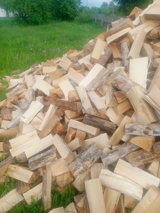 Продам дрова колоті дубові та інші породи береза вільха сосна